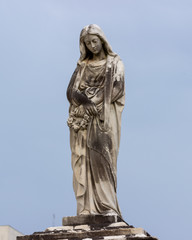 statue 