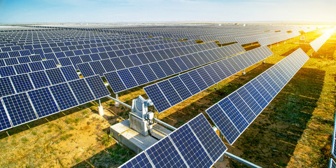 Aerial solar photovoltaic panel automatic rotating bracket