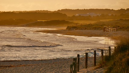 Playa al atardecer