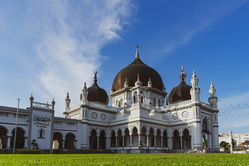Fototapeta na wymiar KEDAH, MALAYSIA - 23th JAN 2019; The Zahir Mosque is a mosque in Alor Setar, Kota Setar, Kedah, Malaysia, and the state mosque of the state of Kedah. The Zahir Mosque is one of the grandest and oldest