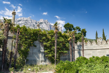 Fototapeta na wymiar View of AI-Petri mountain from Vorontsov Palace in Crimea Russia