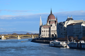 Fototapeta na wymiar Budapest - Danube and Hungarian Parliament