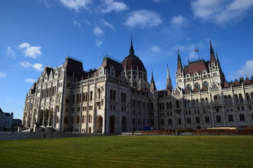 Fototapeta na wymiar Budapest - Hungarian Parliament