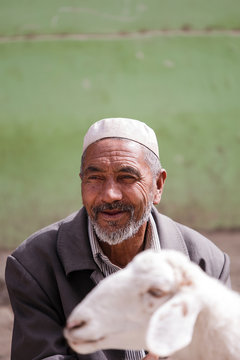 sheperd with the sheep, keriya market