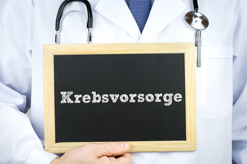 Krebsvorsorge - zum Arzt gehen zur Untersuchung