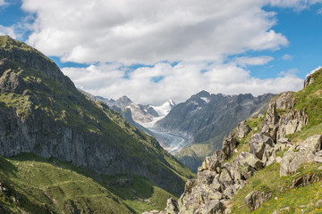 Obraz premium Zobacz sceny górskie z bliska, trasa wspaniałego lodowca Aletsch