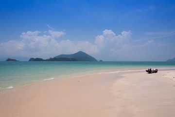 Fototapeta na wymiar Beautiful tropical beach at Andaman Sea, Thailand