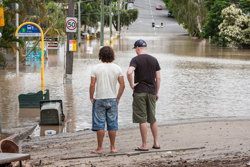 Men Observing Floodwater, Brisbane Floods 2011 - obrazy, fototapety, plakaty