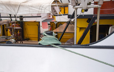 Festmacher auf einem Schiff