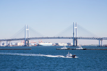 大さん橋から横浜ベイブリッジ