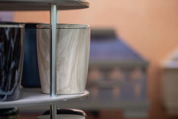 Detailaufnahme Urne bei Bestatter
