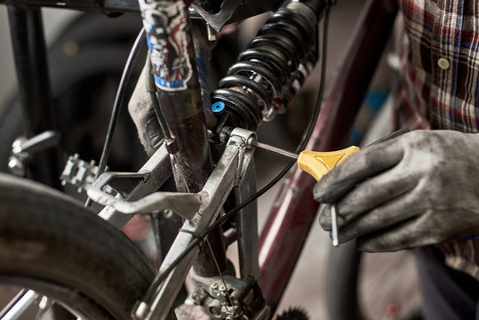 Fahrradmechaniker Bilder – Durchsuchen 25,481 Archivfotos ...