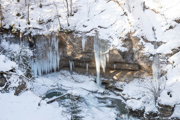 Eiszapfen im Winter 