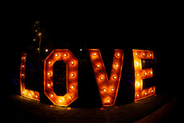 letras iluminadas san valentin