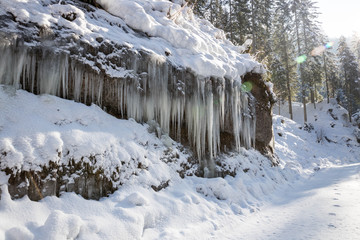 Eiszapfen im Winter 