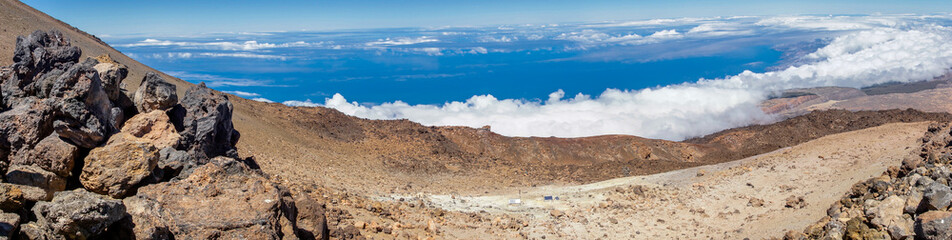 Fototapeta na wymiar Fernblick vom Gipfel des Teide auf die Küste Teneriffas