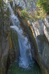 Fototapeta na wymiar Wasserfall am Tatzelwurm