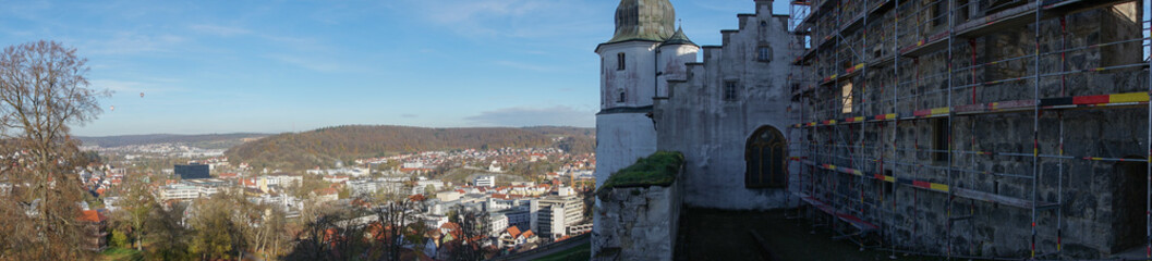 Fototapeta na wymiar Ausblick von Schloss Hellenstein auf die Stadt Heidenheim