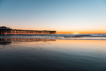 Fototapeta na wymiar Pacific Beach Pier during Sunset, San Diego, California