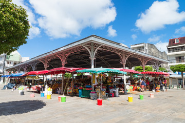 La halle du marché aux épices de Pointe à Pitre
