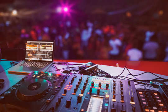 DJ stand