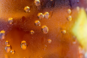 Eiskaltes beschlagenes Colaglas