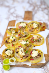 Fototapeta premium Überbackene Kartoffel-Scheiben