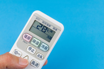 エアコンのリモコン　28度設定　クールビズ