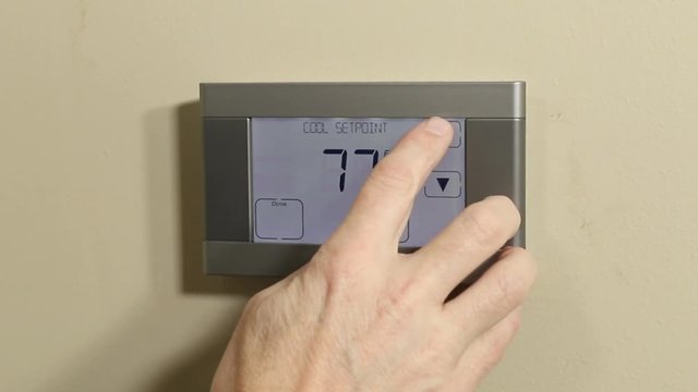 Hand programming digital thermostat