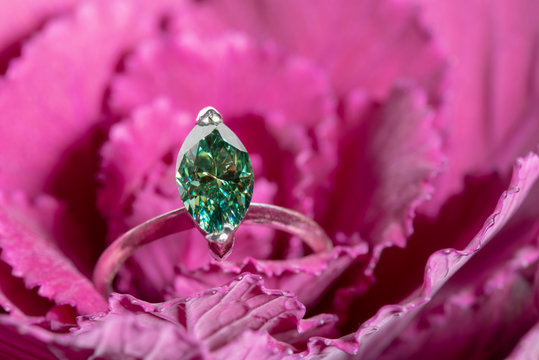 Luxury Emerald Ring