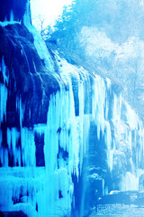 Photo bright nature frozen waterfalls in the winter