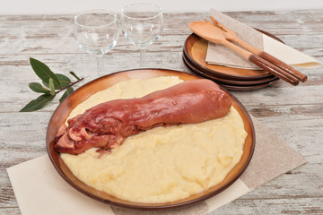 zampone di maiale con purè di patate