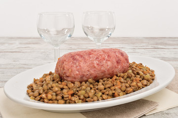 cotechino di maiale intero e lenticchie