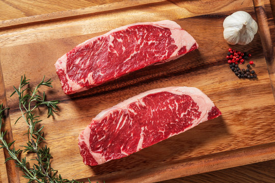 厚切り炭火焼ステーキ　Thick slice grilled steak