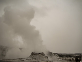 castle geyser erupting