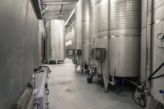 Modern wine making technique, having freezing aluminium tanks with controlled temperature