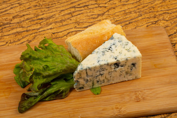 Blue cheese  with salad leaves