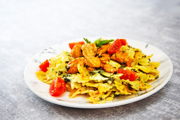 Chicken and spinach pasta with ricotta