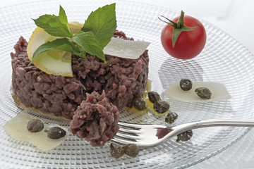 Tartare di carne condita semplice