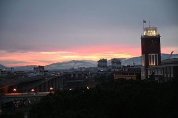 Fototapeta na wymiar sunset on the city