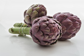 Obraz premium carciofi moretto bagnato fronte