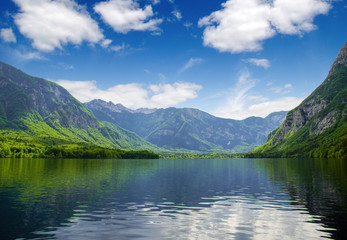 Obraz na płótnie Canvas Mountain lake water