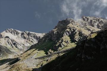 Fototapeta na wymiar Bernhadiner Passstrecke Alpen