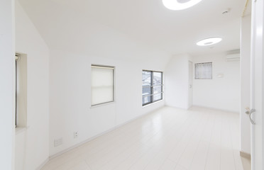 住宅　リビング　部屋　白い　シンプル家具なし