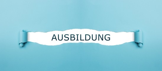 Ausbildung auf gerissenen Papier