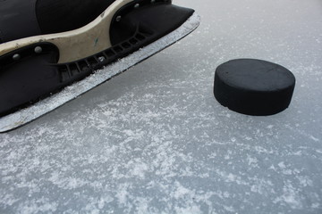 Naklejka premium Puck, Schlittschuh, Schläger