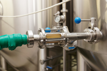 Stainless steel fitting, beer brewing equipment