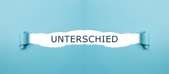 Unterschied auf gerissenen Papier