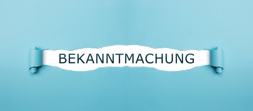 Bekanntmachung auf gerissenen Papier