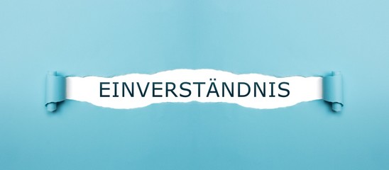 Einverständnis auf gerissenen Papier